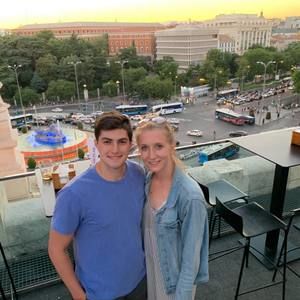 Meet your Posher, Mia